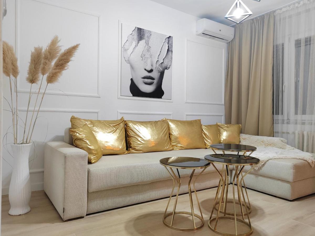 City Sqare Apartment Verde Скопье Экстерьер фото