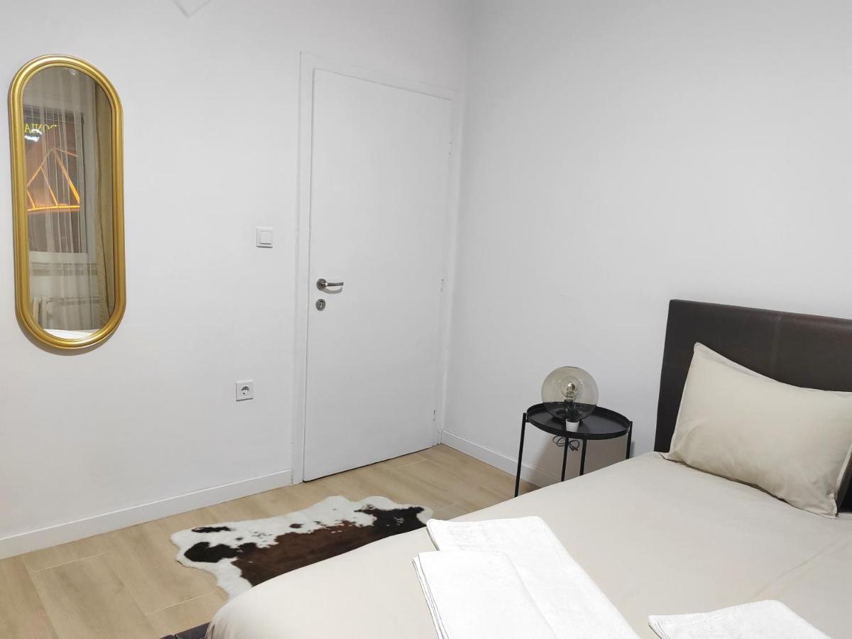 City Sqare Apartment Verde Скопье Экстерьер фото